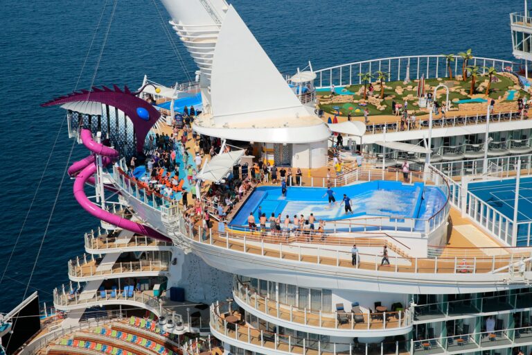 Read more about the article The best cruise ships for those who never want to grow up