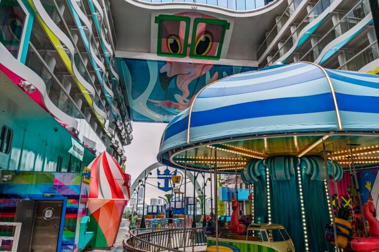 Read more about the article Is Icon of the Seas the ‘ultimate family vacation’? It depends