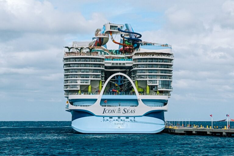 Read more about the article First impressions of Royal Caribbean’s Icon of the Seas, the new largest ship in the world