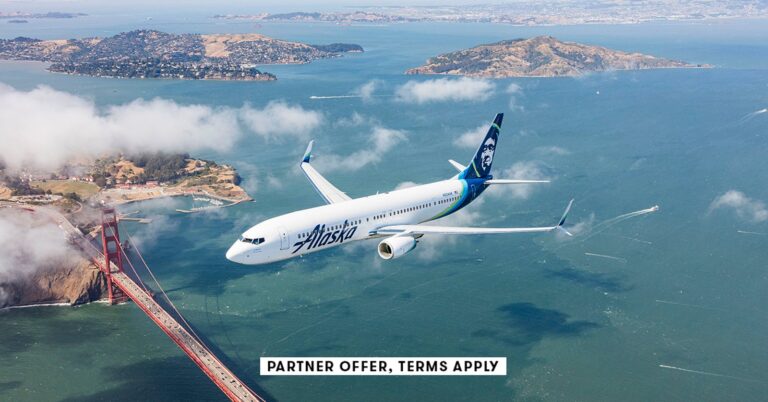 Read more about the article Alaska Airlines Visa credit card review: Earn hard-to-get miles