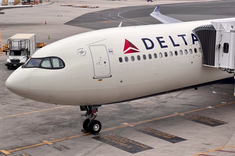 Read more about the article How to earn 1,000 Delta SkyMiles on your next Hilton stay