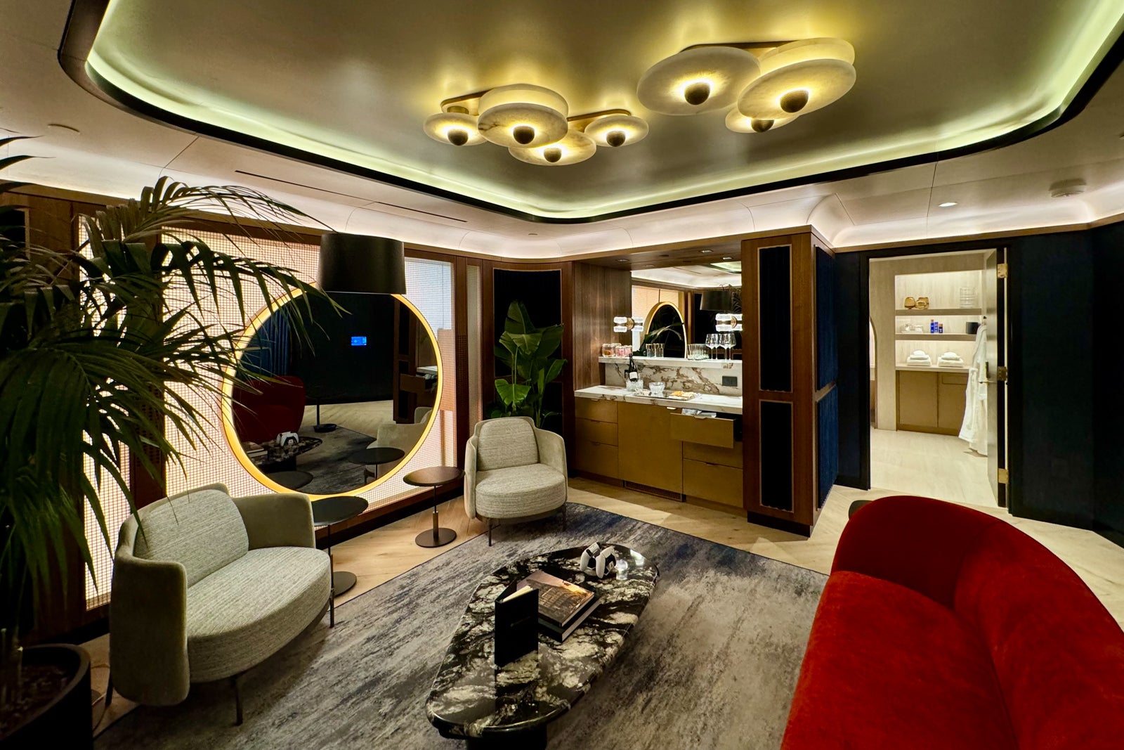 You are currently viewing Inside Chase’s luxe $3,000 lounge-within-a-lounge at LaGuardia