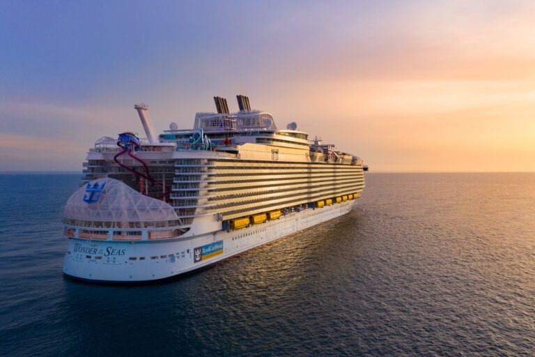 Read more about the article Royal Caribbean cruise ships by age — newest to oldest