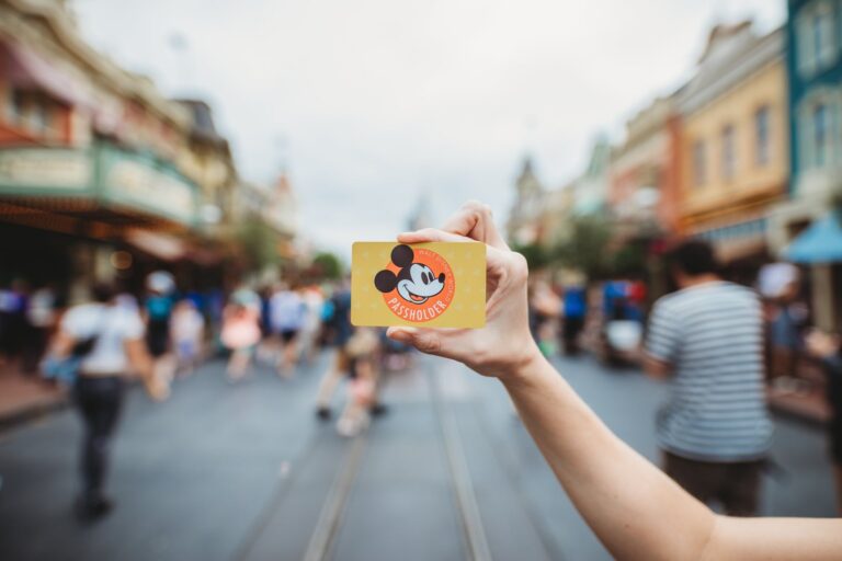 Read more about the article How to use points to buy Disney tickets in 2024