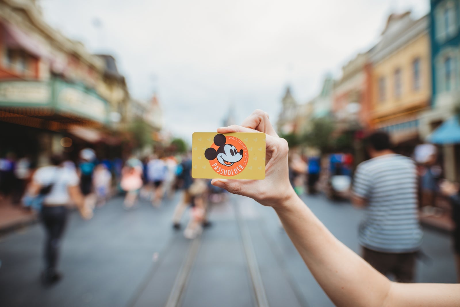 You are currently viewing How to use points to buy Disney tickets in 2024