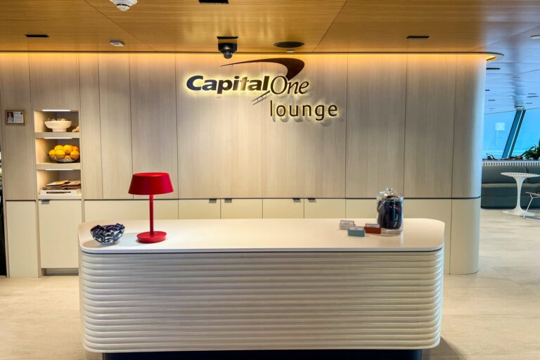 Read more about the article Capital One launches real-time lounge capacity tracker and waitlist in its app