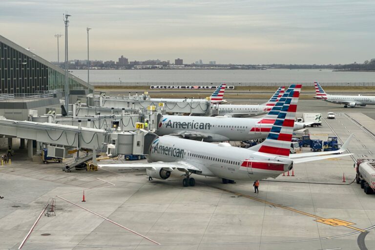 Read more about the article American Airlines elite status: What it is and how to earn it