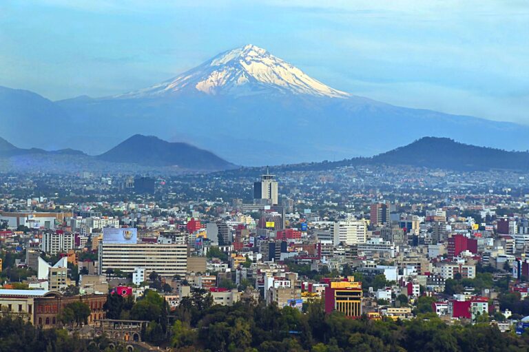 Read more about the article Is Mexico City Safe To Visit in 2024? Travel Warnings And Safety Tips