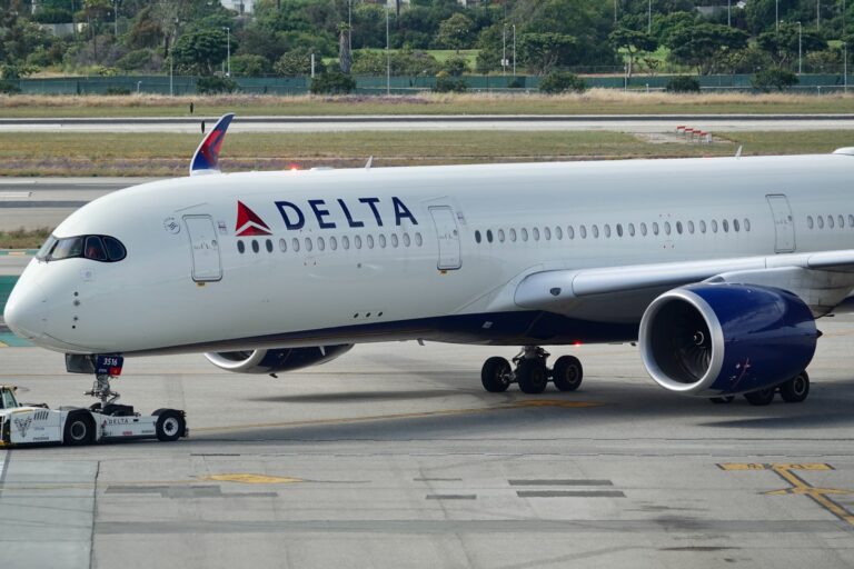 Read more about the article Delta unveils first-ever flights to Brisbane, joining American, United