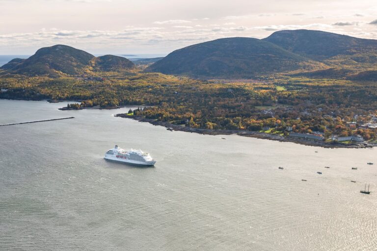 Read more about the article 11 best cruises to Canada and New England