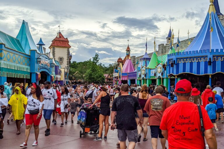 Read more about the article How to save your Disney vacation when the parks are extremely crowded