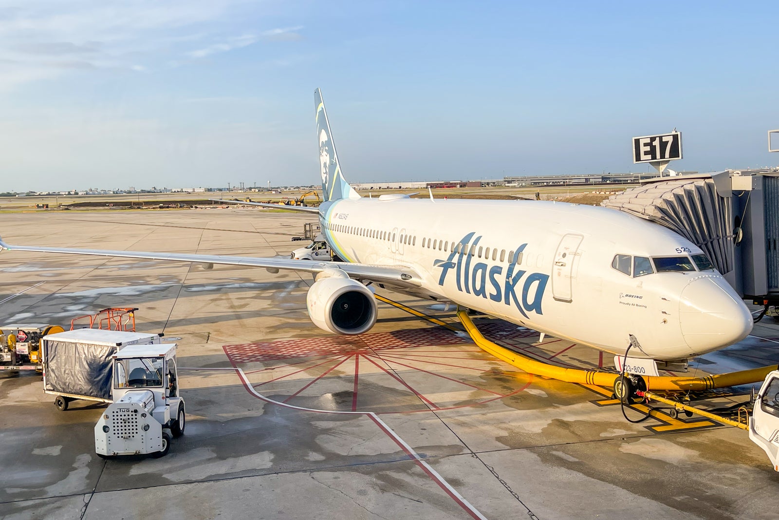 You are currently viewing Alaska Airlines Mileage Plan: Guide to earning and redeeming miles