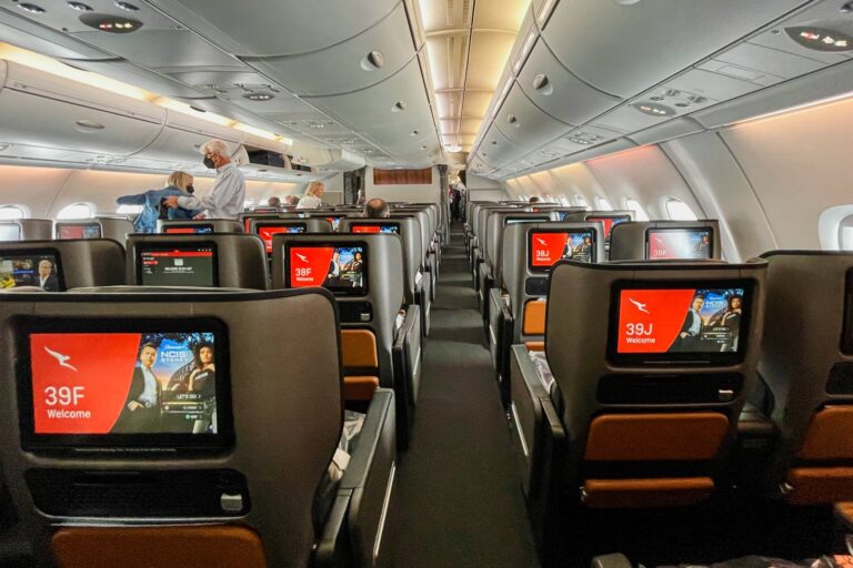 Read more about the article Upgrade Qantas flights with American miles