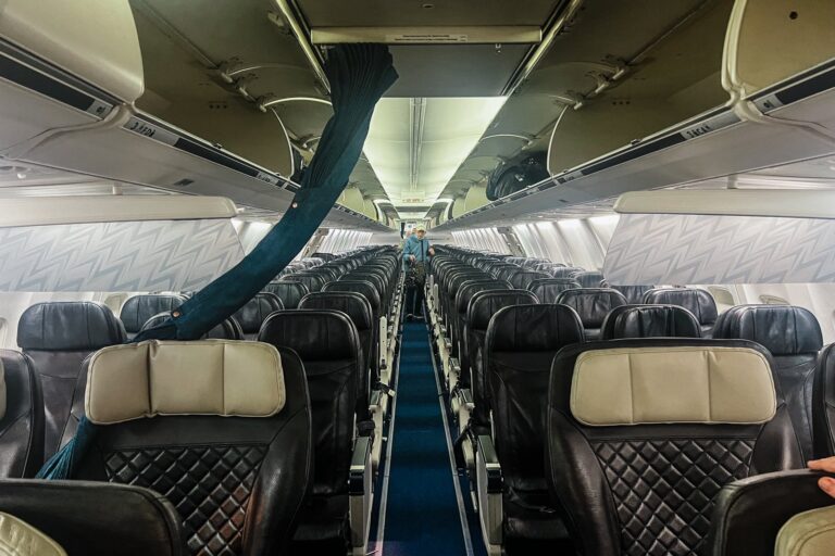 Read more about the article WestJet Boeing 737 economy flight review: Is it worth it?