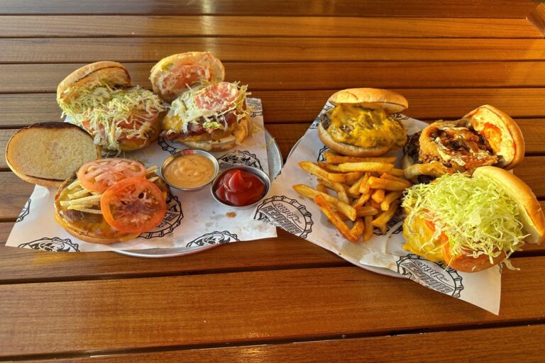 Read more about the article Guy’s Burger Joint, Carnival Cruise Line’s burger restaurant (with menu)