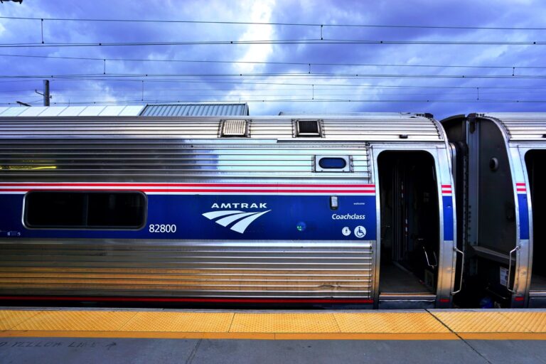 Read more about the article Amtrak Guest Rewards: How to earn and redeem points with train travel