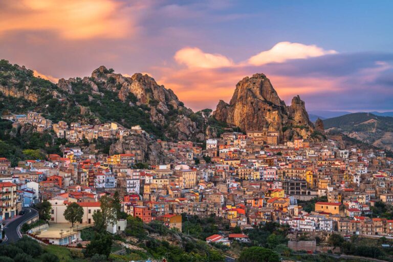 Read more about the article 23 Best Things to Do In Sicily, Italy in 2024