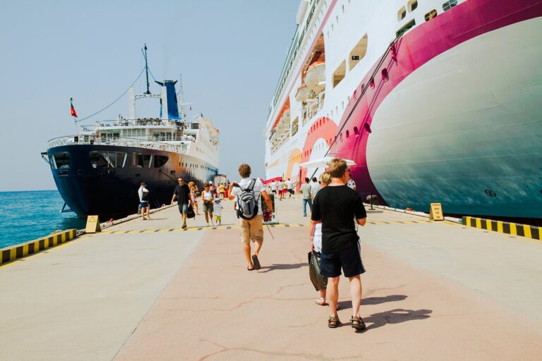 Read more about the article The 10 biggest mistakes cruise ship passengers make on port days