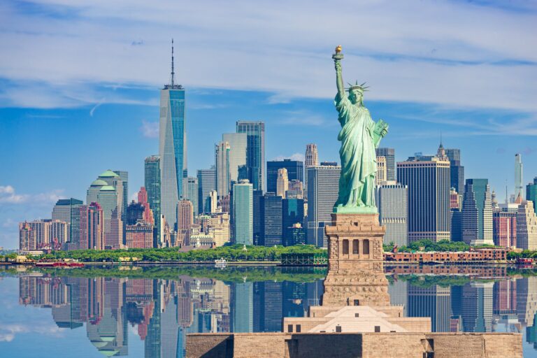 Read more about the article Cheap round-trip flights to New York starting at $399 for business class and $137 for economy