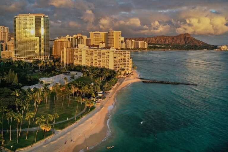 Read more about the article Paradise found: Fly nonstop to Hawaii from $199 round-trip