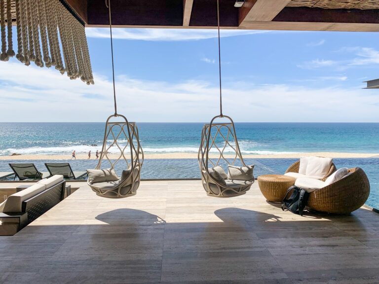 Read more about the article Best beach hotels in Mexico to book with points in 2024