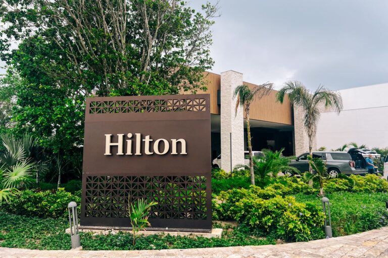 Read more about the article Is Hilton within striking distance of dethroning Marriott as the world’s biggest hotel company?