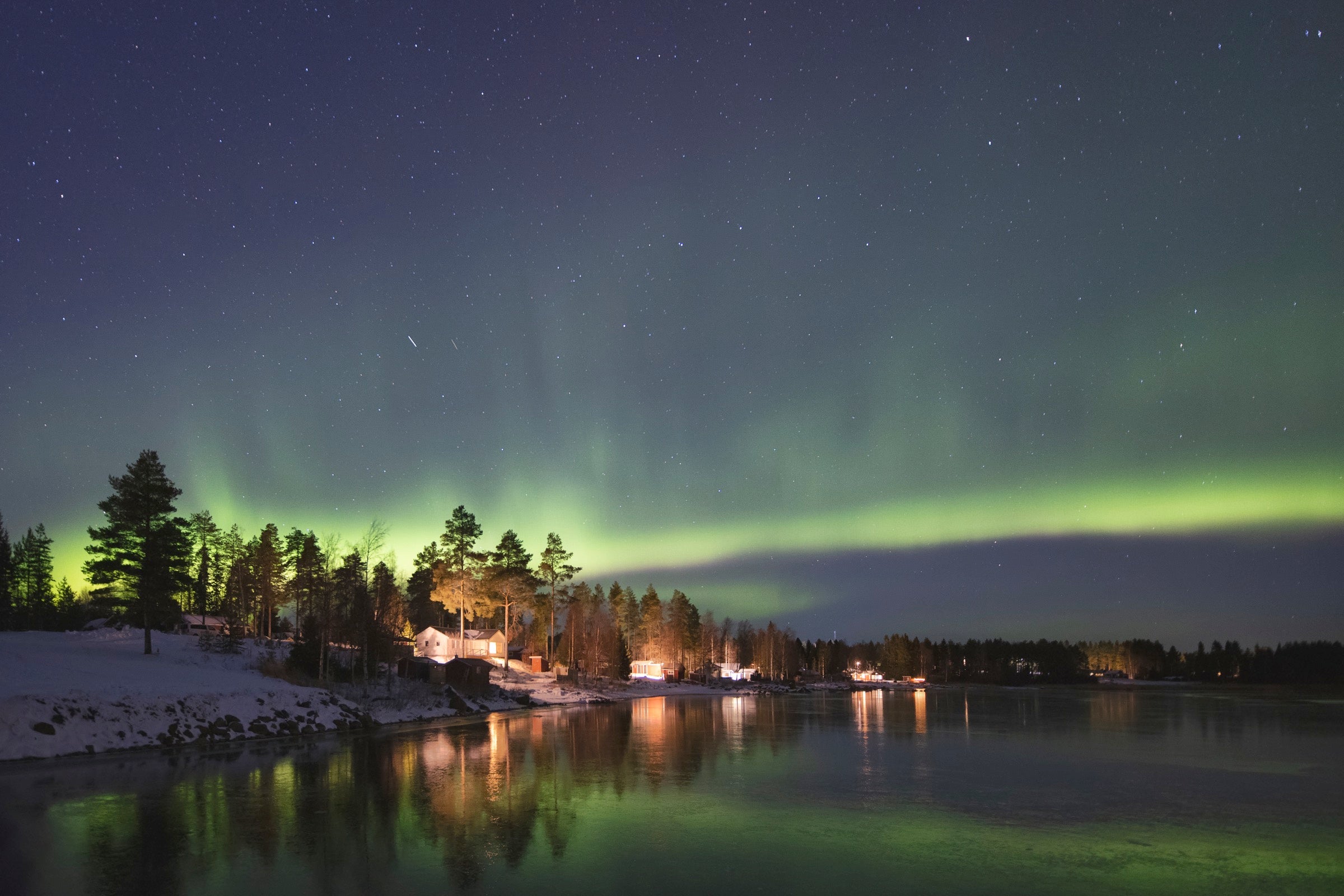 You are currently viewing Northern lights cruises guide: Chasing the aurora borealis