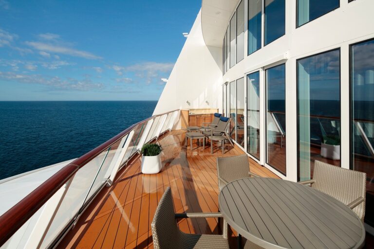 Read more about the article 13 ways to snag cruise ship suites for less