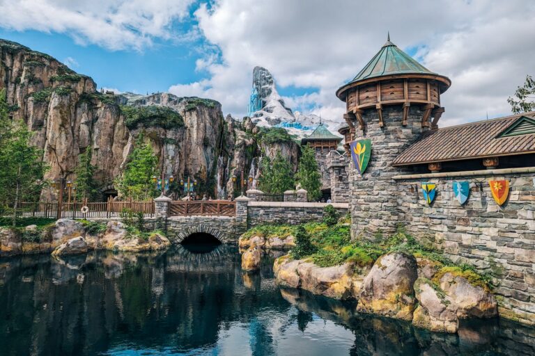 Read more about the article Sneak peek of Tokyo DisneySea’s new Fantasy Springs rides and hotel