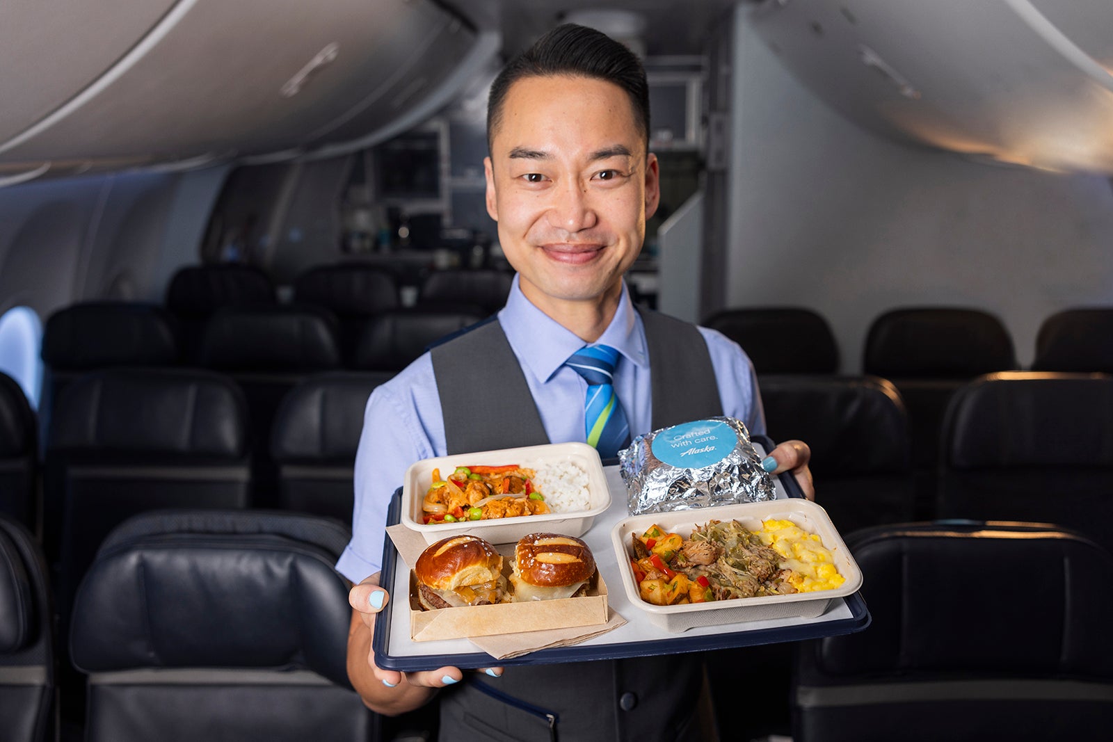 You are currently viewing Hot menu items return to Alaska Airlines’ main cabin — here’s the menu