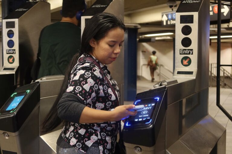 Read more about the article Tap-and-go payment for public transit is coming to NYC by 2025