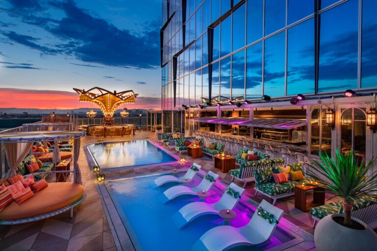 Read more about the article 11 best hotels for nightlife — from popular nightclubs to swanky lounges
