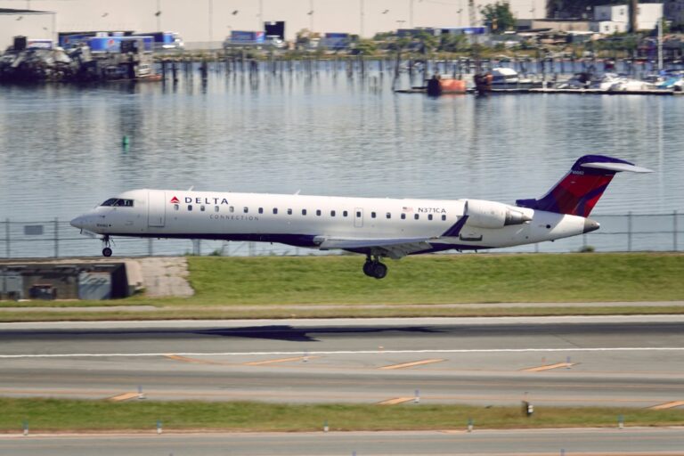 Read more about the article Delta joins United in debuting the special CRJ-550 regional jet