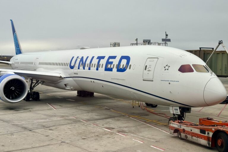 Read more about the article United cuts 2 winter transpacific routes