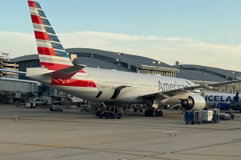 Read more about the article American Airlines is unlikely to drop Wi-Fi prices in near future
