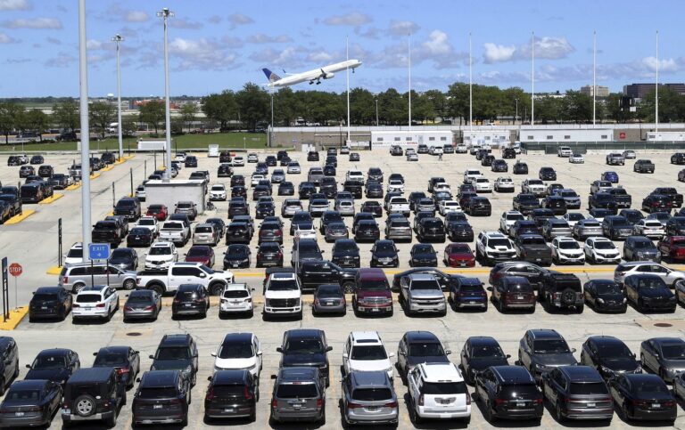 Read more about the article Book airport parking in advance to save time and money