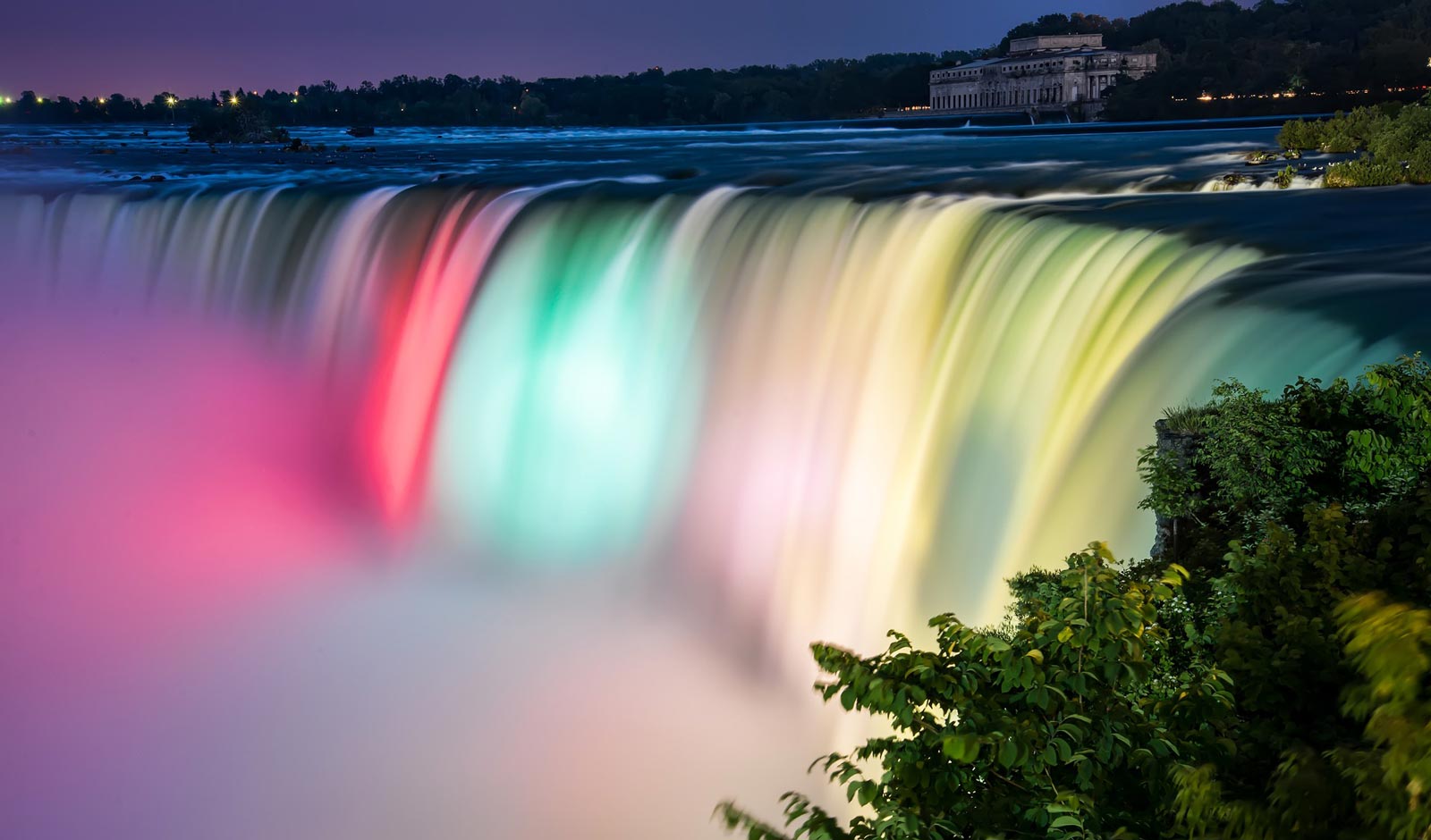 You are currently viewing 10 Fun Things to Do in Niagara Falls at Night