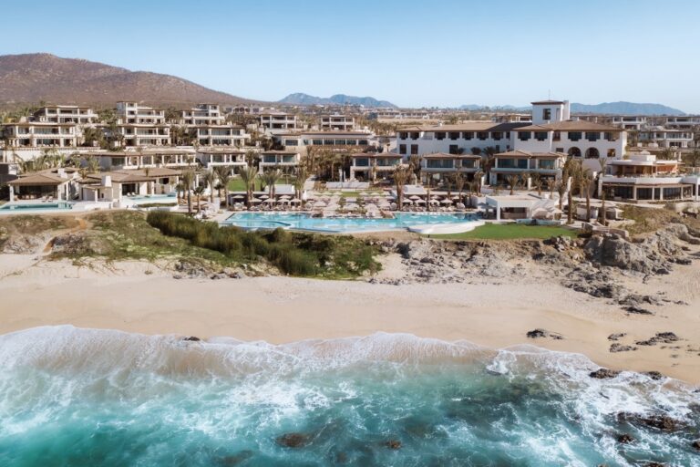 Read more about the article Four Seasons opens a second resort in Los Cabos