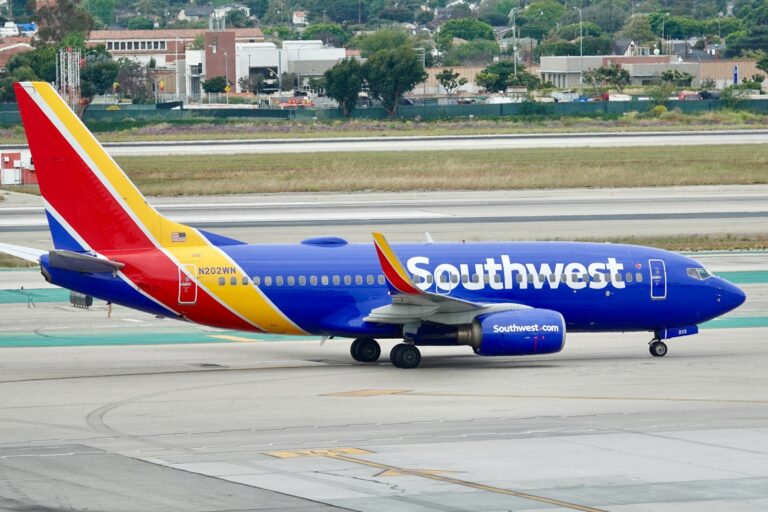 Read more about the article Southwest Airlines cuts 2 transcontinental flights from Atlanta