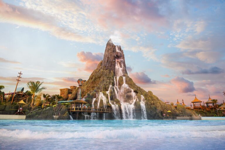 Read more about the article The essential guide to Universal’s Volcano Bay water park