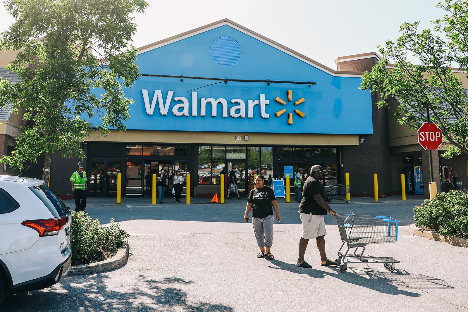 You are currently viewing Walmart+ Week: How to sign up for a free trial membership and save money